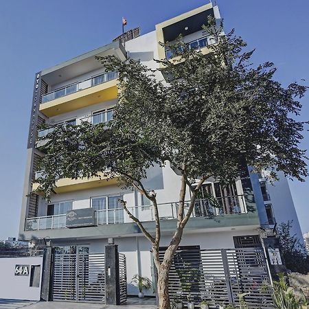 Super Townhouse Tipsyy Near Bestech Central Square Mall Gurgaon Bagian luar foto