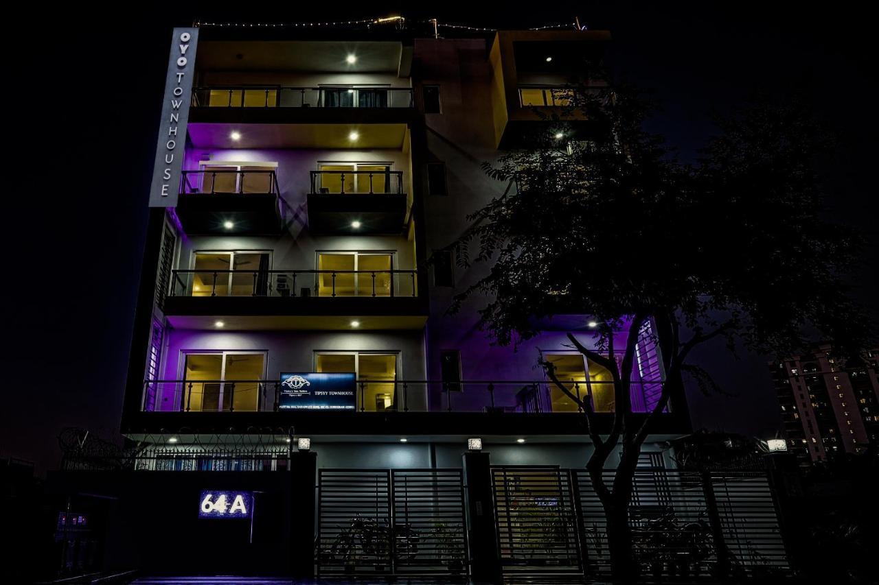 Super Townhouse Tipsyy Near Bestech Central Square Mall Gurgaon Bagian luar foto