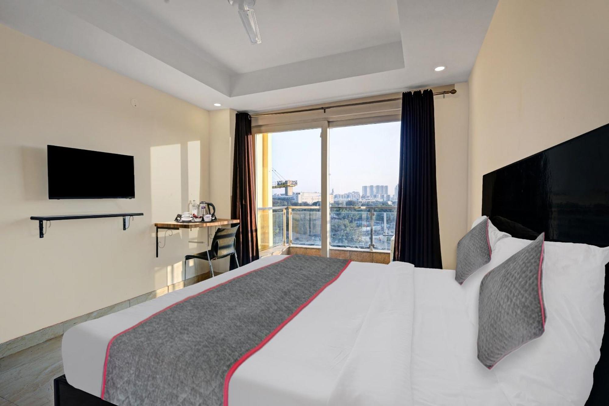 Super Townhouse Tipsyy Near Bestech Central Square Mall Gurgaon Bagian luar foto