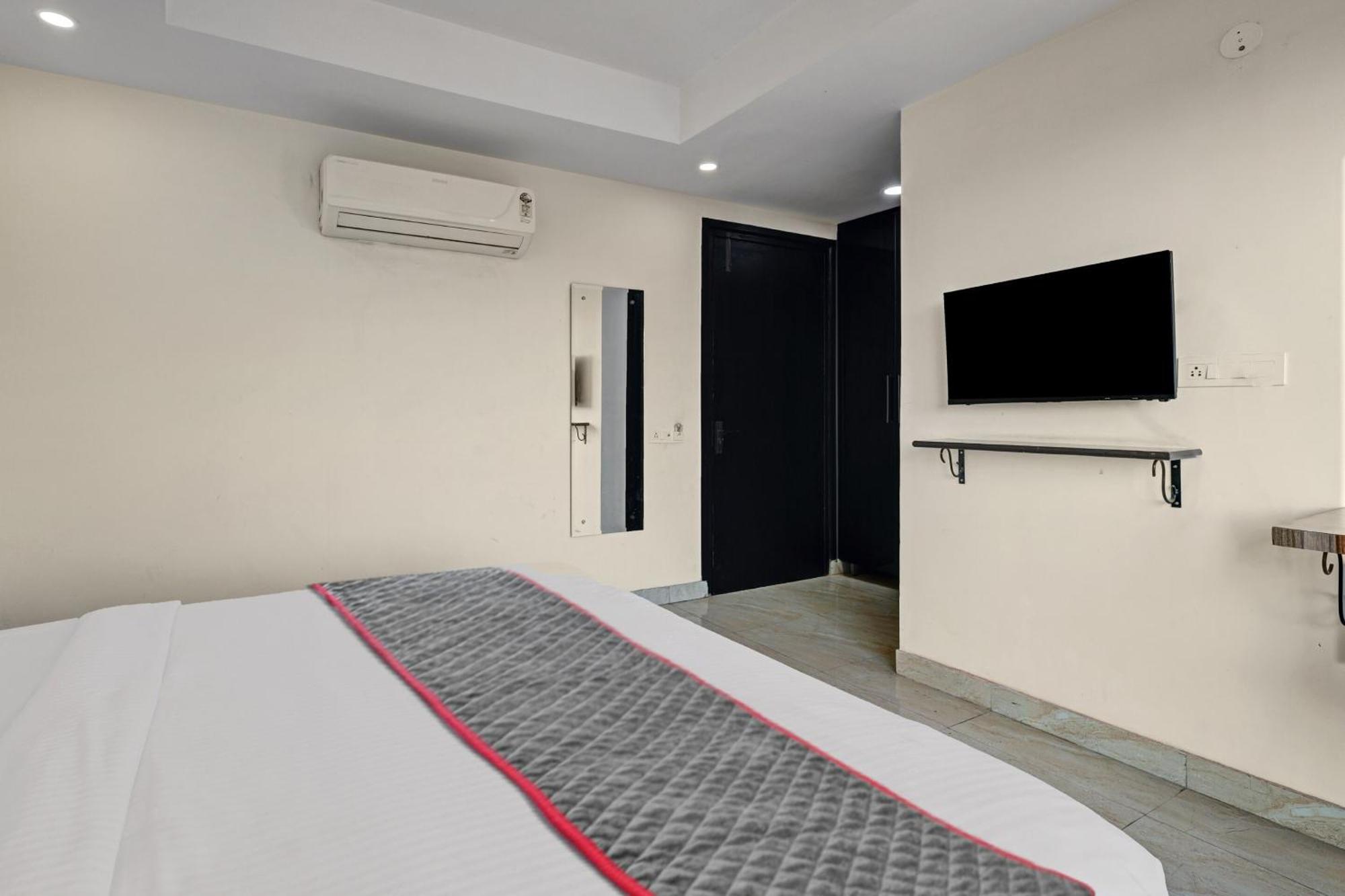 Super Townhouse Tipsyy Near Bestech Central Square Mall Gurgaon Bagian luar foto