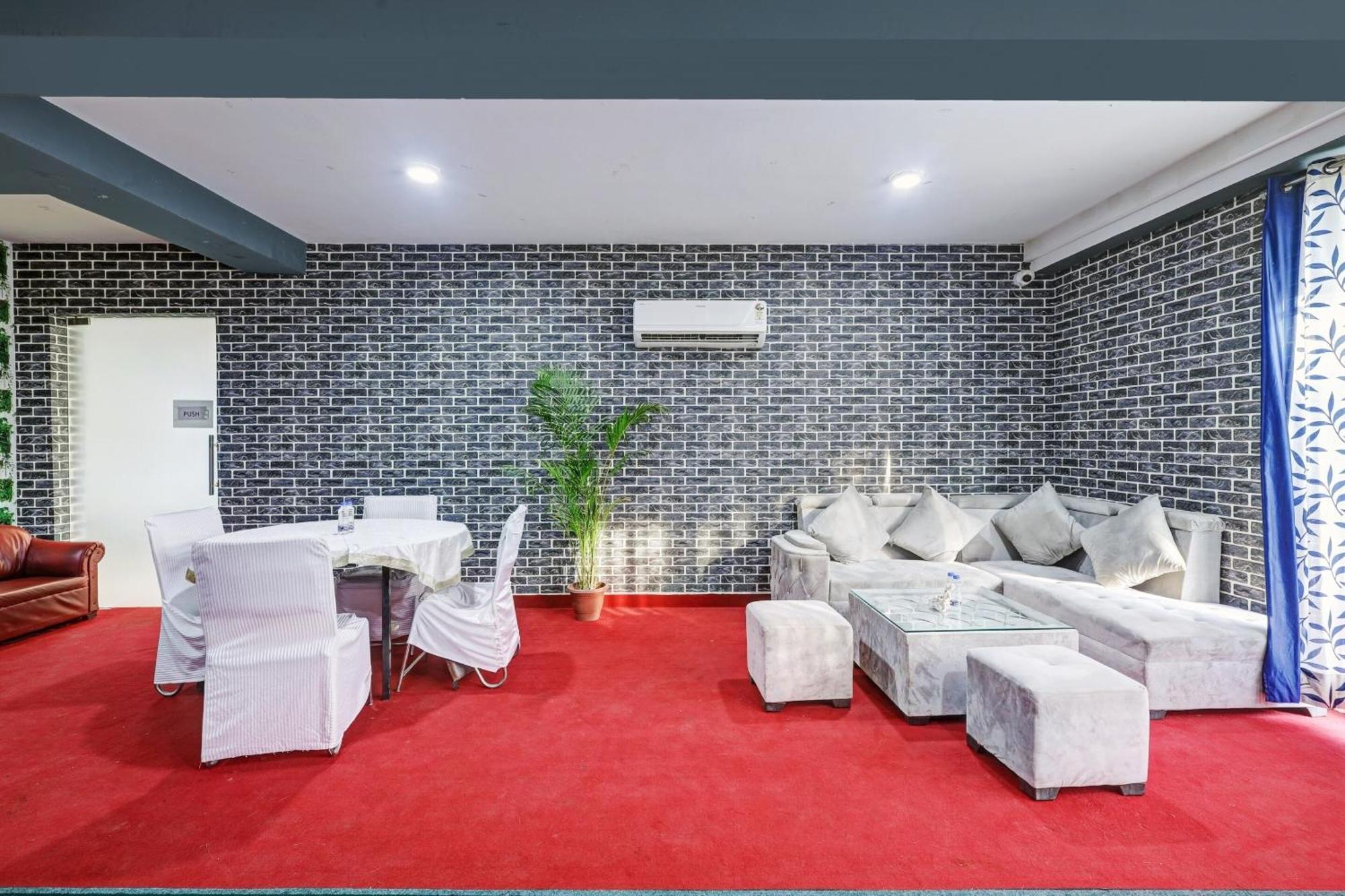 Super Townhouse Tipsyy Near Bestech Central Square Mall Gurgaon Bagian luar foto